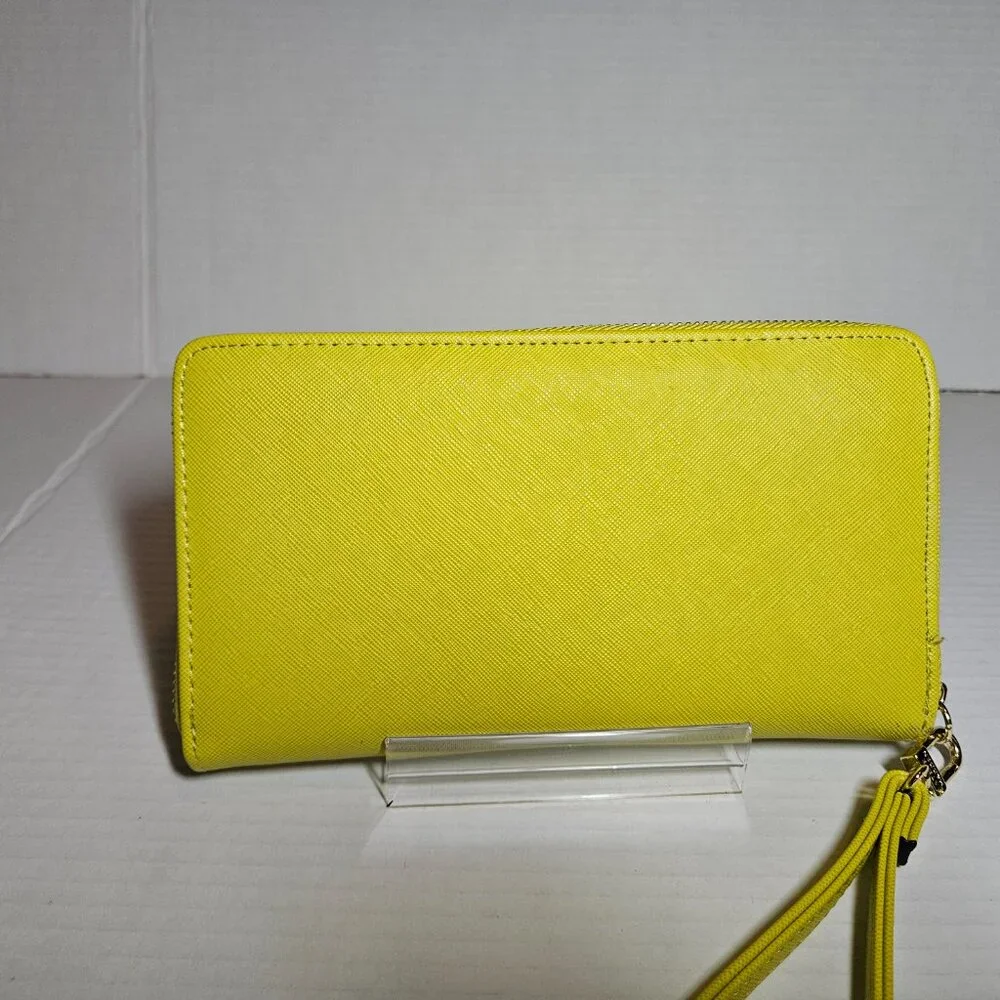 STEVE MADDEN SMOOTH ZIP AROUND WALLET PASTEL YELLOW WRISTLET - Picture 5 of 15